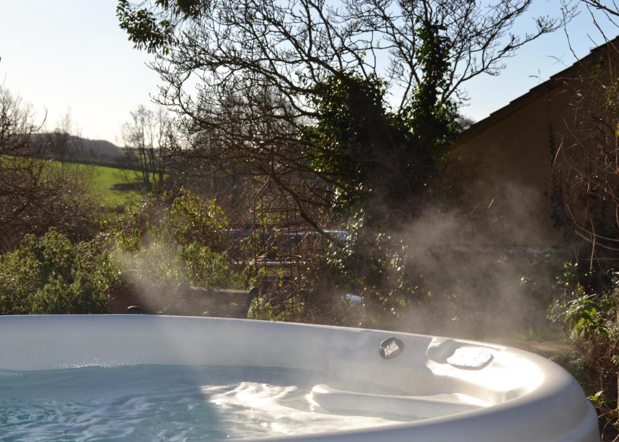 Loft Apartment Nr Bath & Bristol With Hot Tub Esterno foto